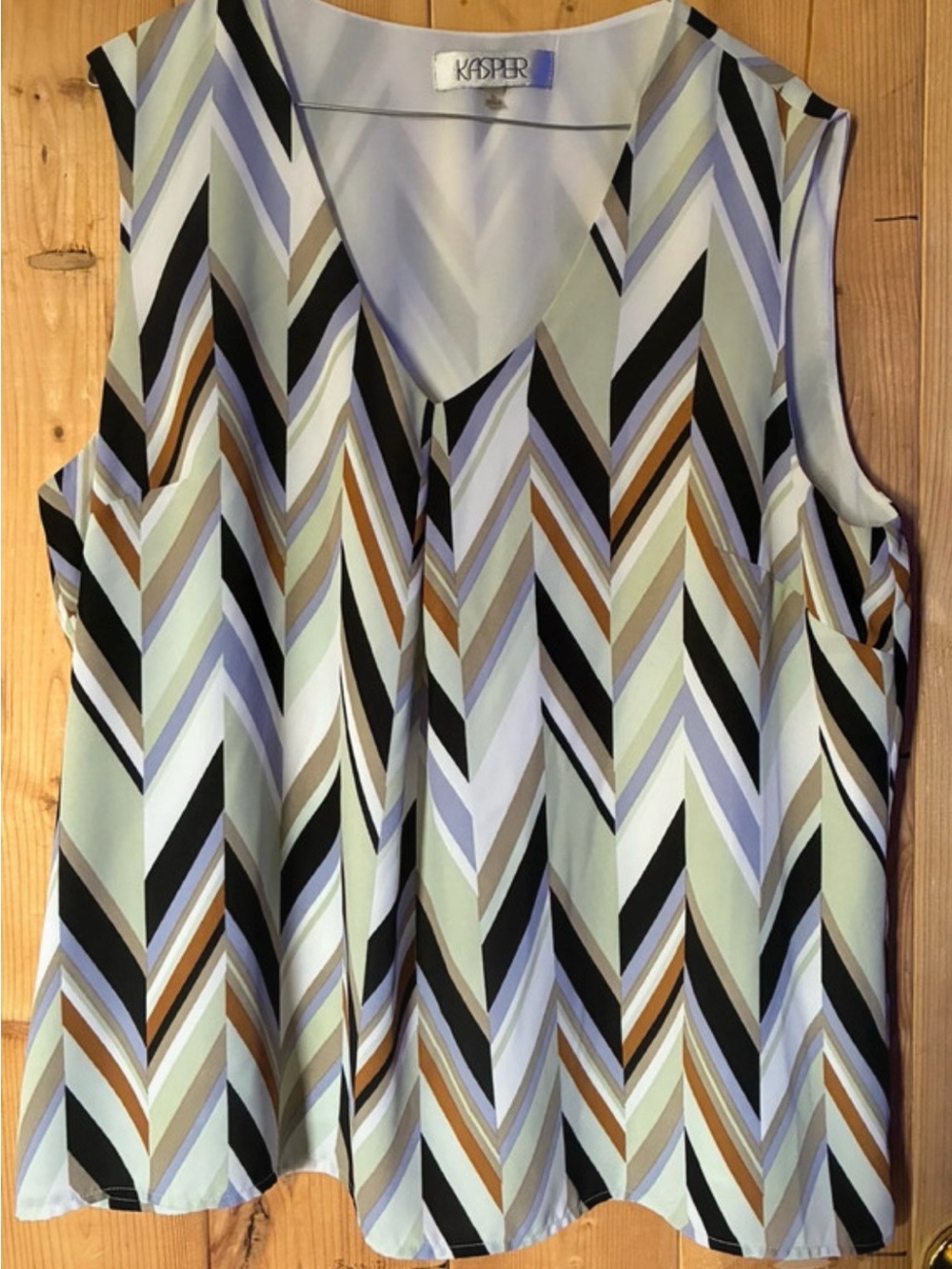 Kasper Multi-Color Chevron V-Neck Sleeveless Camisole